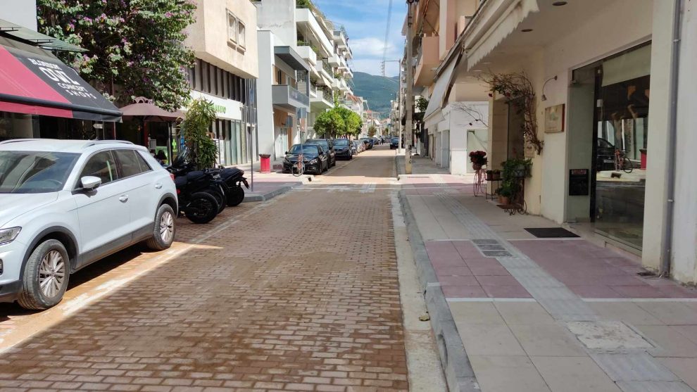 Αλλάζει εικόνα η οδός Αριστοδήμου – Συνεχίζονται οι εργασίες ανάπλασης