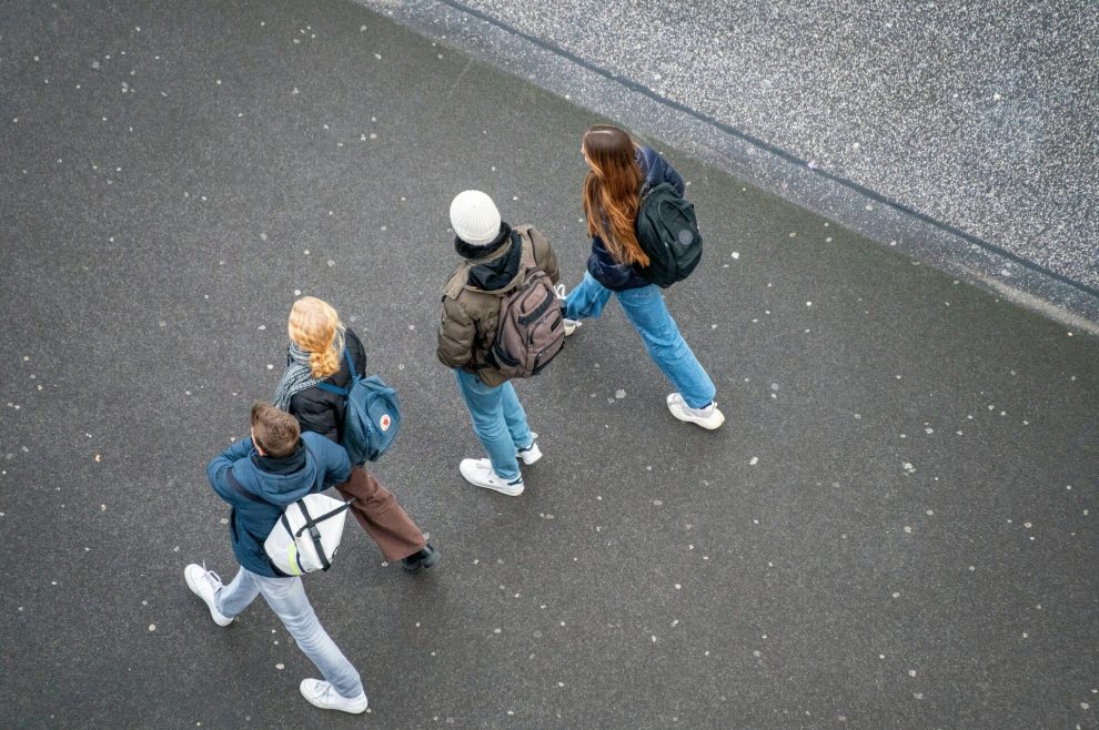 Έρευνα Deloitte: Προτεραιότητες των Gen Z και Millennials η οικονομική ασφάλεια, το νόημα και η ποιότητα ζωής