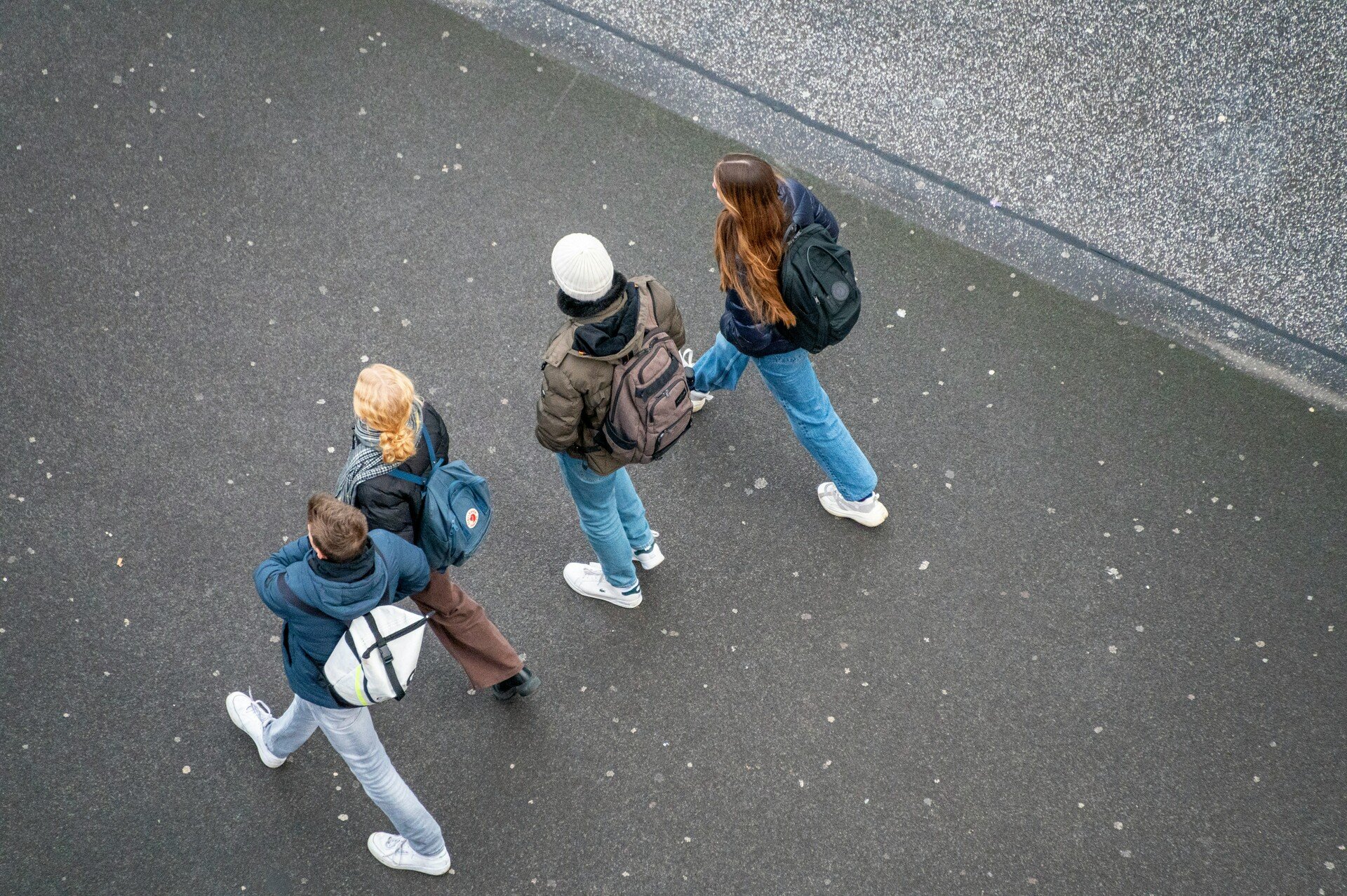 Έρευνα Deloitte: Προτεραιότητες των Gen Z και Millennials η οικονομική ασφάλεια, το νόημα και η ποιότητα ζωής