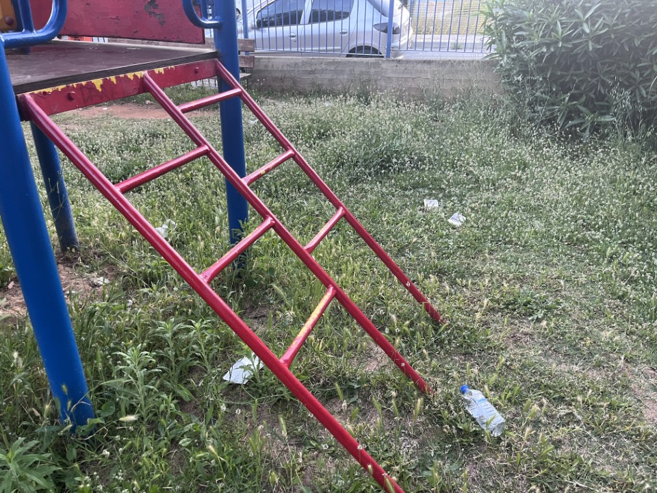 Παράπονα για την ασυντήρητη  παιδική χαρά στη Φυτειά
