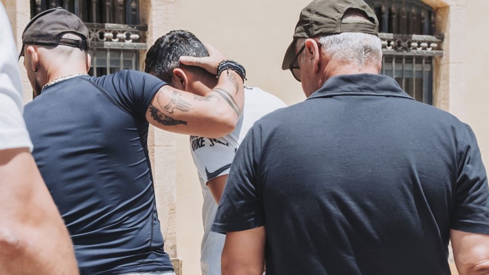Σύλληψη Αζέρου για κατασκοπεία στη Σούδα: Ενδείξεις για ιρανικό δίκτυο σε Ελλάδα, Κύπρο