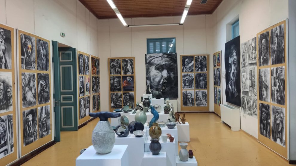 Εικαστικό Εργαστήριο: Εγκαινιάστηκε η έκθεση «Εικαστικές Διαδρομές»