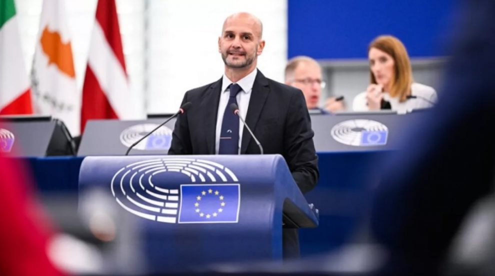 Πώς η ψήφος εμπιστοσύνης της φον ντερ Λάιεν δίχασε τους Συντηρητικούς στο Κοινοβούλιο