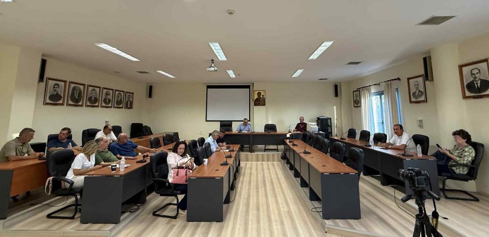 Δ.Σ. Τριφυλίας: Τη συνεχή απουσία  Λεβεντάκη έψεξε ο Τσαφαράς