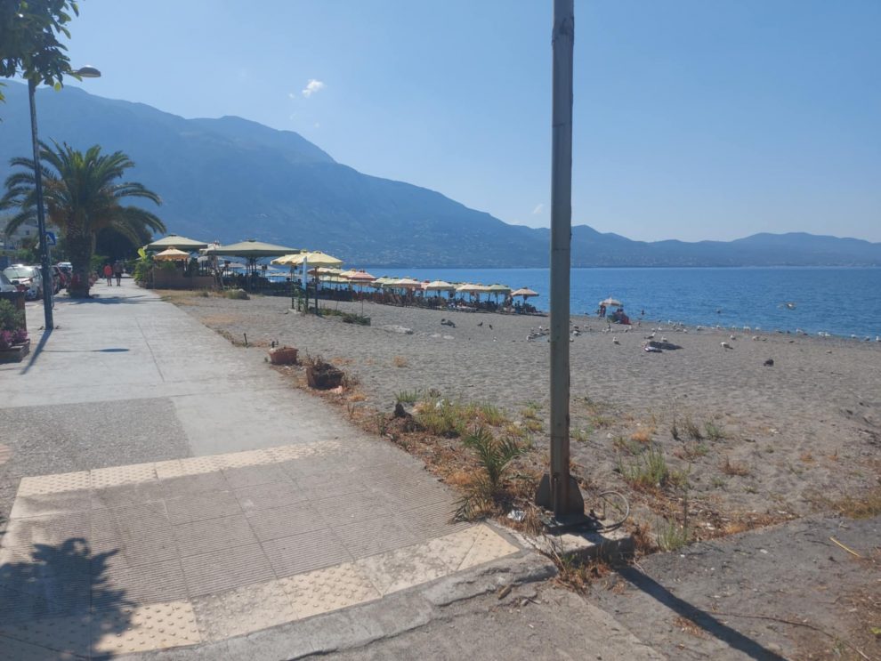 Ας τα απομακρύνουν επιτέλους…