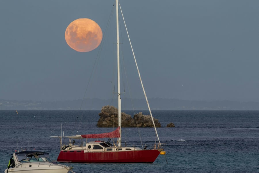 Απόψε το “Φεγγάρι του Κόκκινου Ελαφιού”