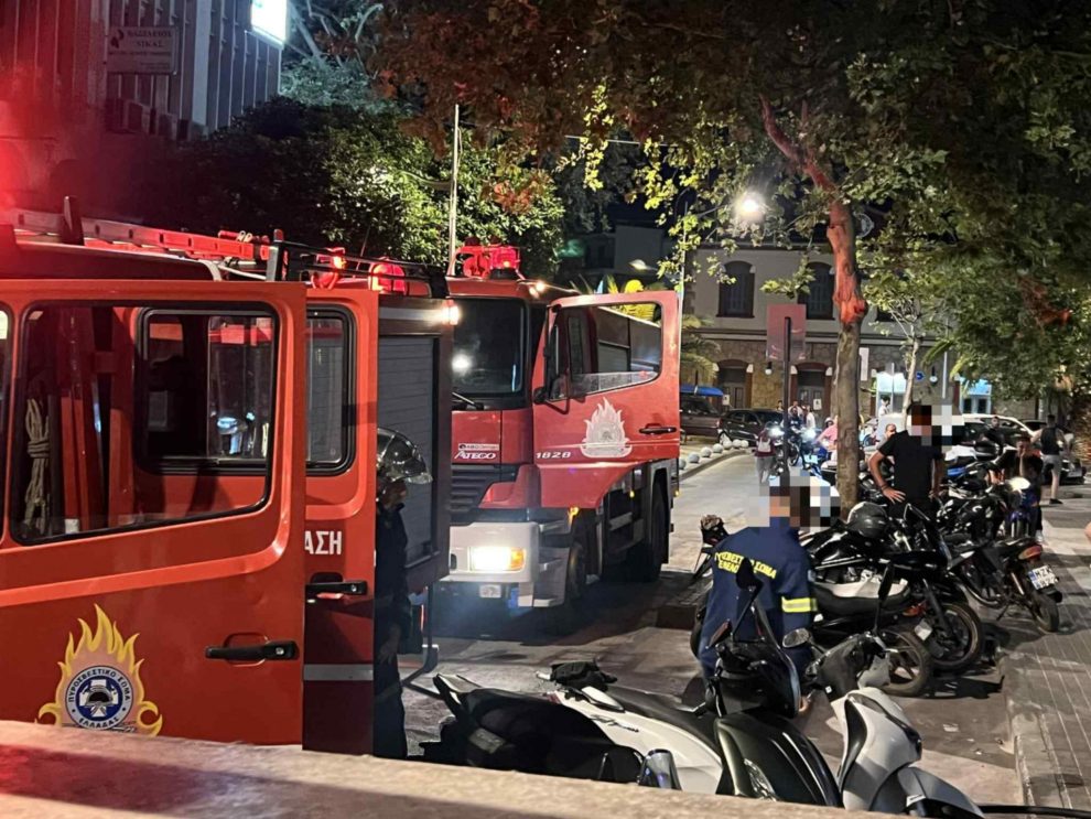 Φωτιά σε κρεπερί στο κέντρο της Καλαμάτας