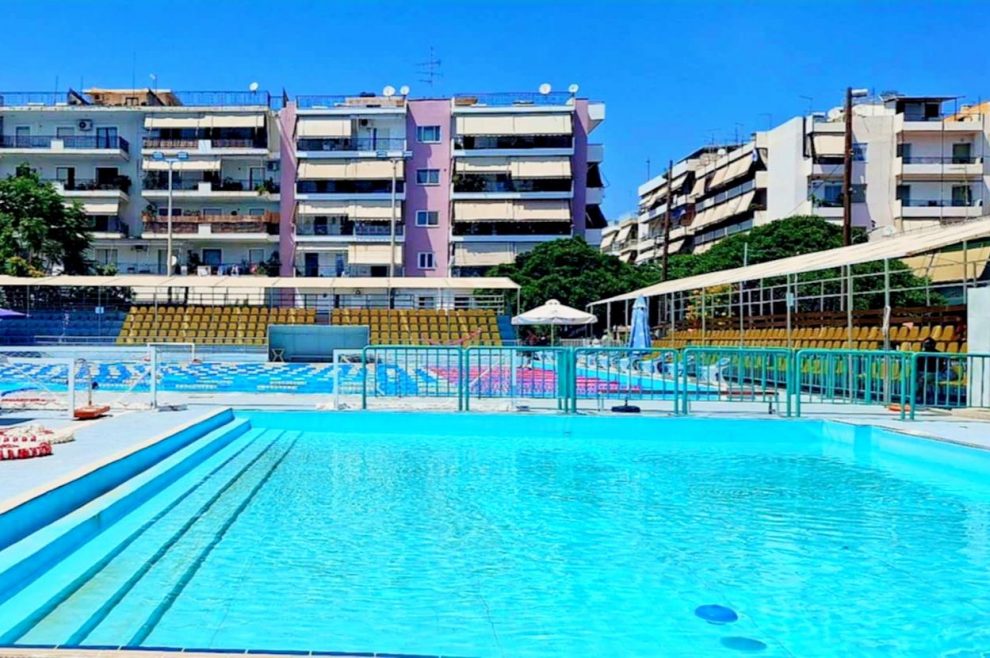 Εργασίες στη μικρή πισίνα του κολυμβητηρίου Καλαμάτας που θα λειτουργεί όλο το χρόνο
