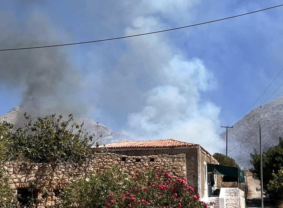 Φωτιά στον Γερολιμένα Μάνης – Δύο αεροσκάφη επιχειρούν στο σημείο