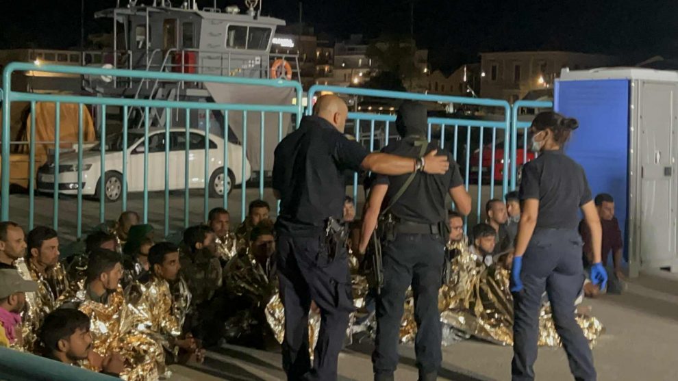 Τρεις επιχειρήσεις διάσωσης σε Γαύδο και Καλαμάτα – 165 μετανάστες σε 24 ώρες