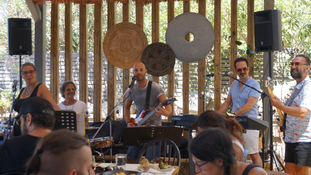 Καλοκαιρινό dance party  με το συγκρότημα ElectroSocks στο Ανοιχτό Θέατρο Μηλέας