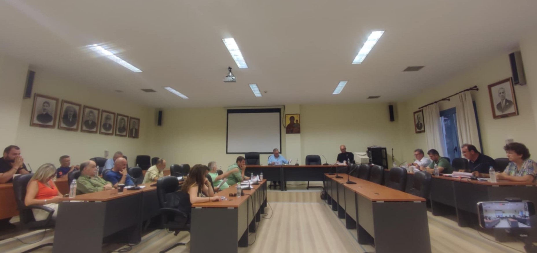 Δημοτικό Συμβούλιο Τριφυλίας: Ομοφωνίες, διαφωνίες και εντάσεις