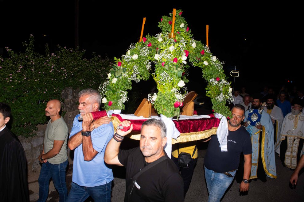 Ο Επιτάφιος της Παναγίας στα Λέϊκα Καλαμάτας