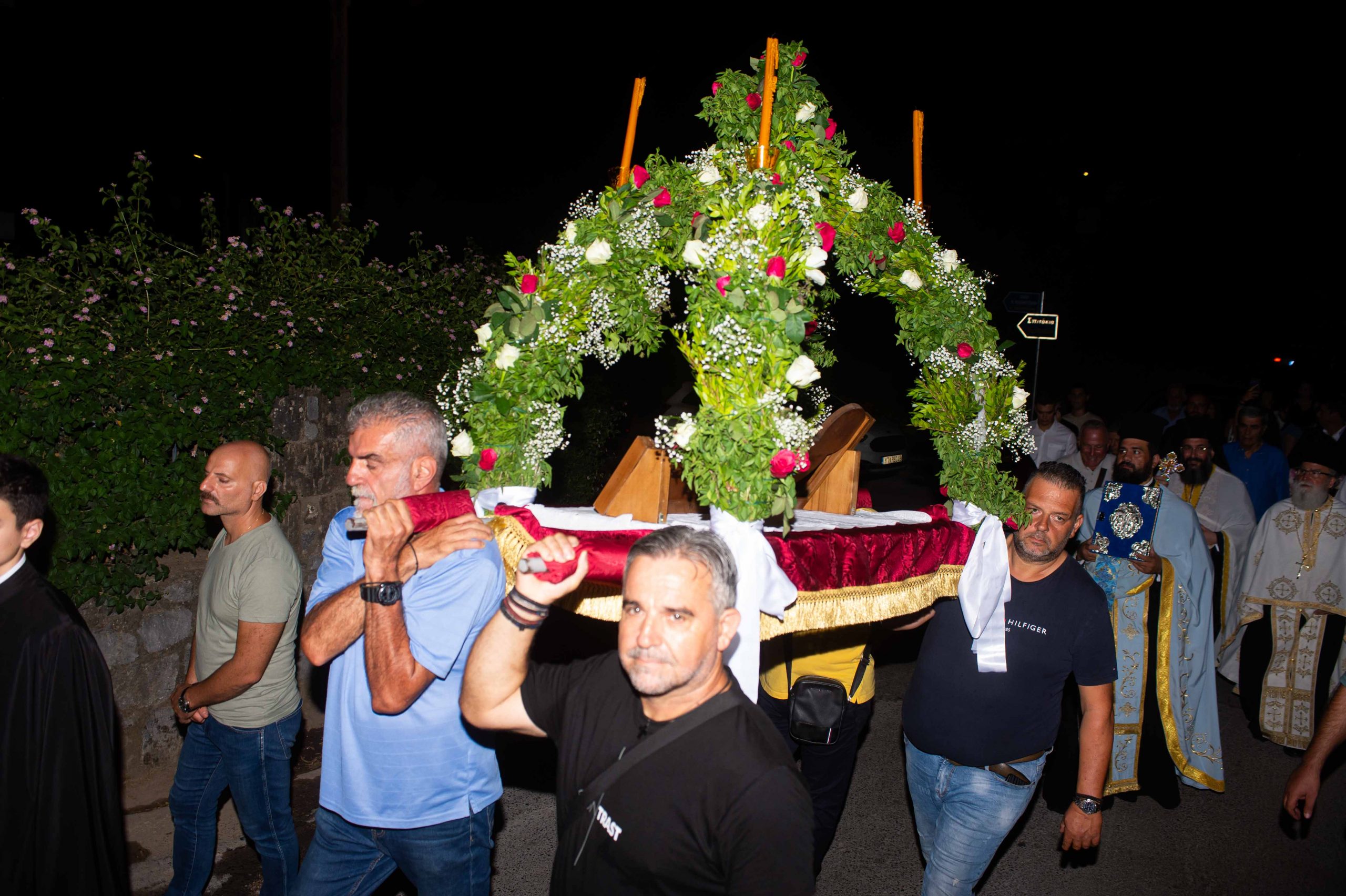 Ο Επιτάφιος της Παναγίας στα Λέϊκα Καλαμάτας