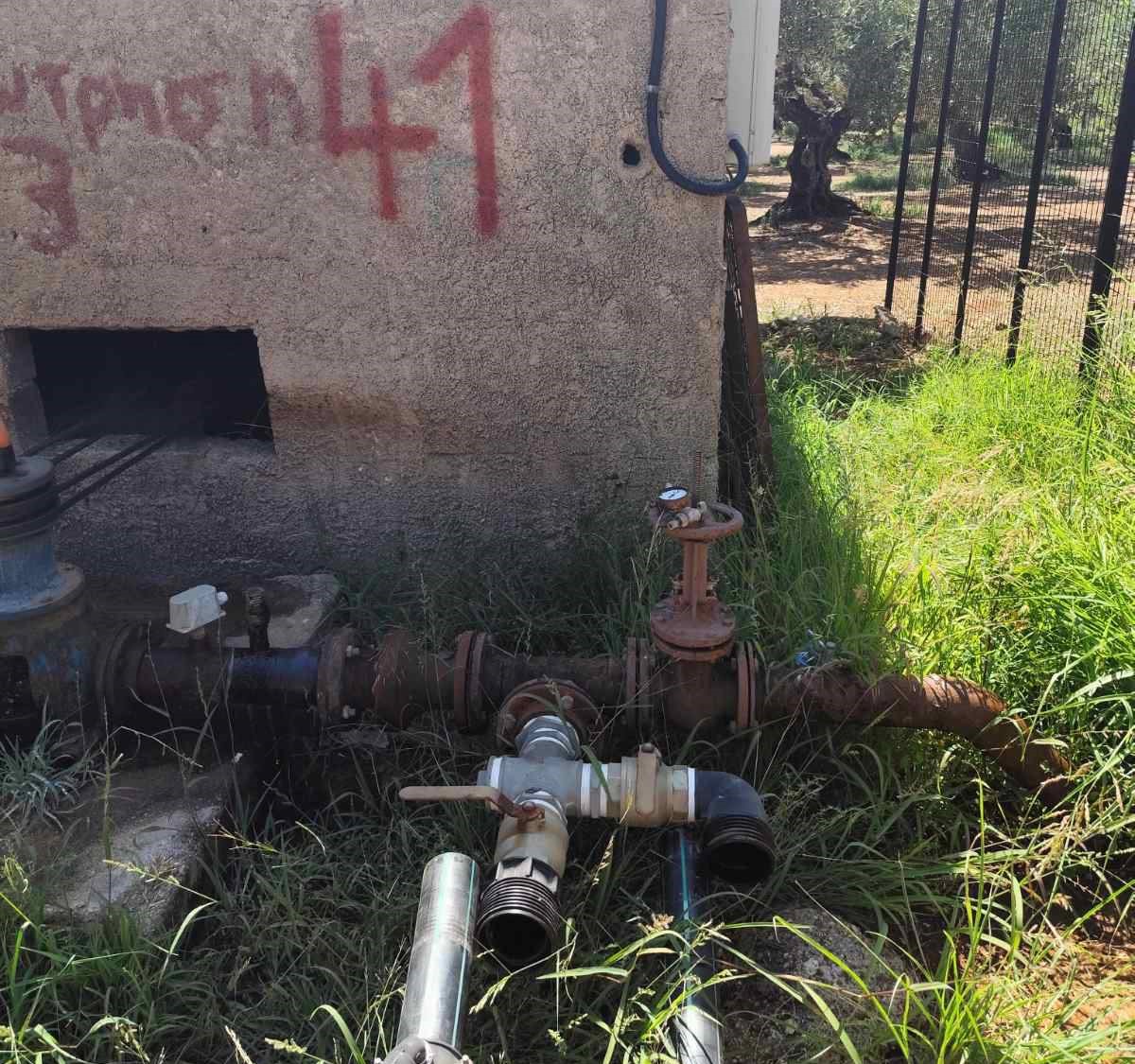 Παράνομες συνδέσεις στη δεξαμενή ύδρευσης των Γαργαλιάνων για άρδευση