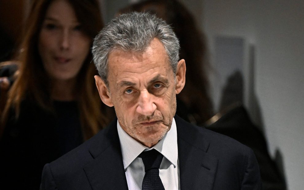 Τι σημαίνει η καταδίκη του πρώην προέδρου της Γαλλίας Νικολά Σαρκοζί για τη Γαλλία;