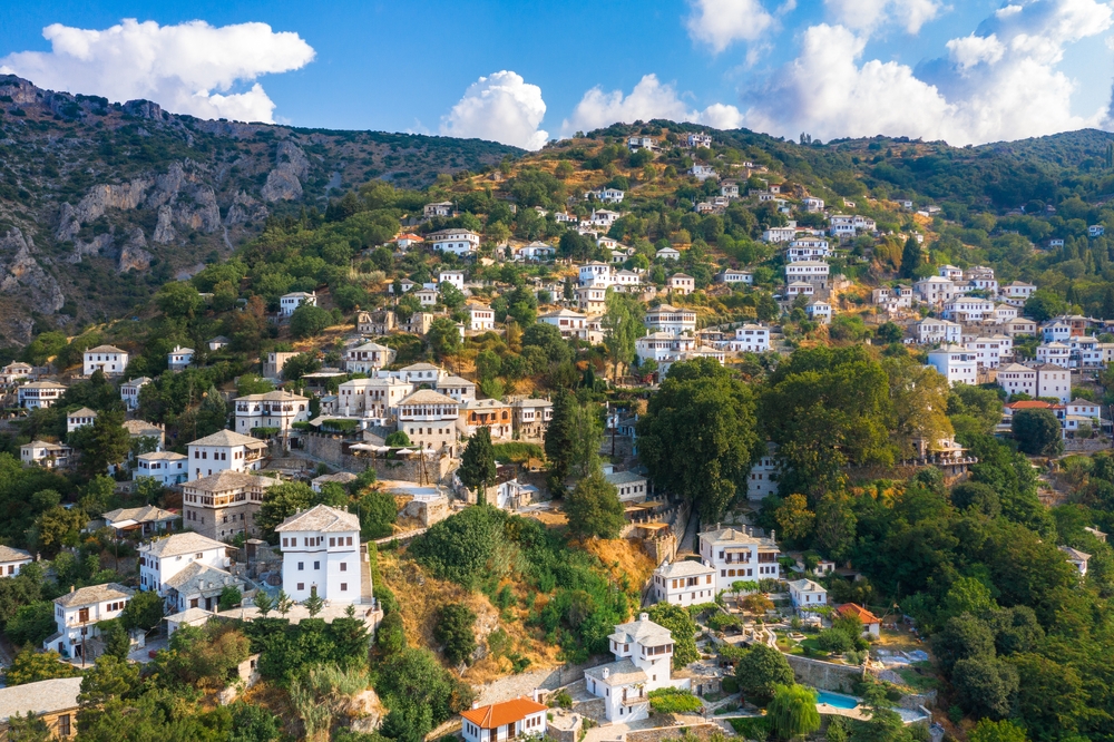 Με… αστερίσκους η κατάργηση ΕΝΦΙΑ α’ κατοικίας σε οικισμούς
