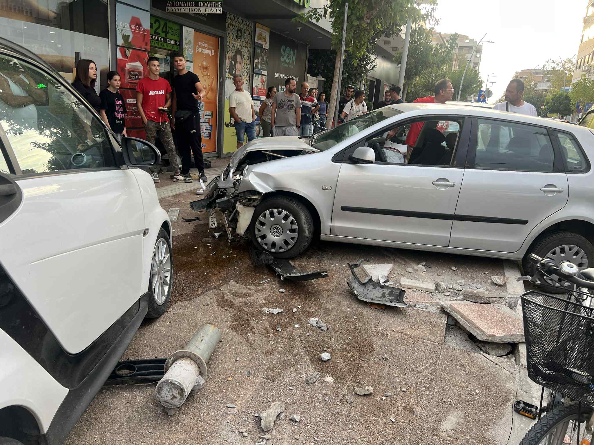 Καλαμάτα: Σοβαρό τροχαίο στη Φιλελλήνων