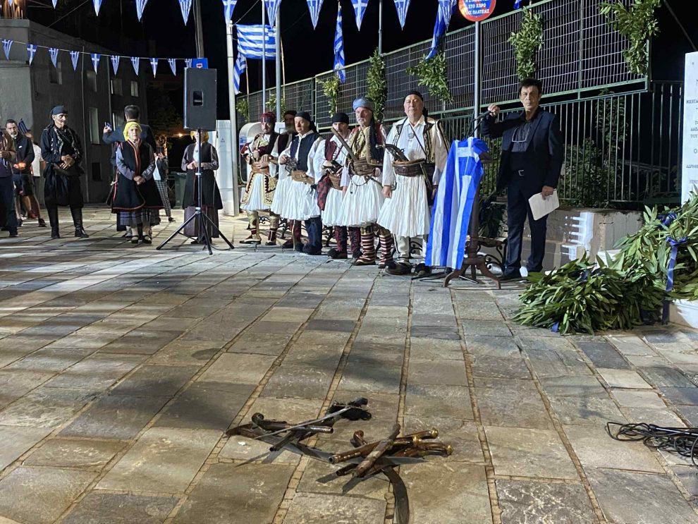Πλήθος κόσμου στην  εκδήλωση τιμής για τον Νικηταρά στη Νέδουσα