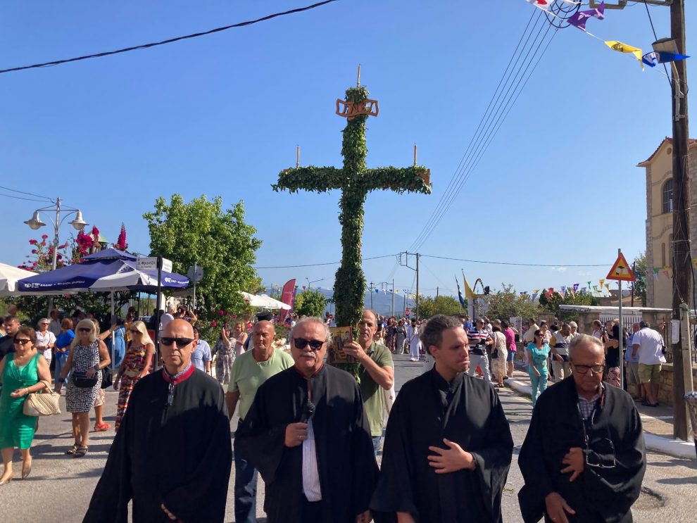 Γιόρτασαν την Παγκόσμια Ύψωση του Τιμίου Σταυρού στην Κυπαρισσία