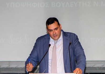 Η κυβέρνηση φορτώνει στους εκπαιδευτικούς τη δική της ανεπάρκεια