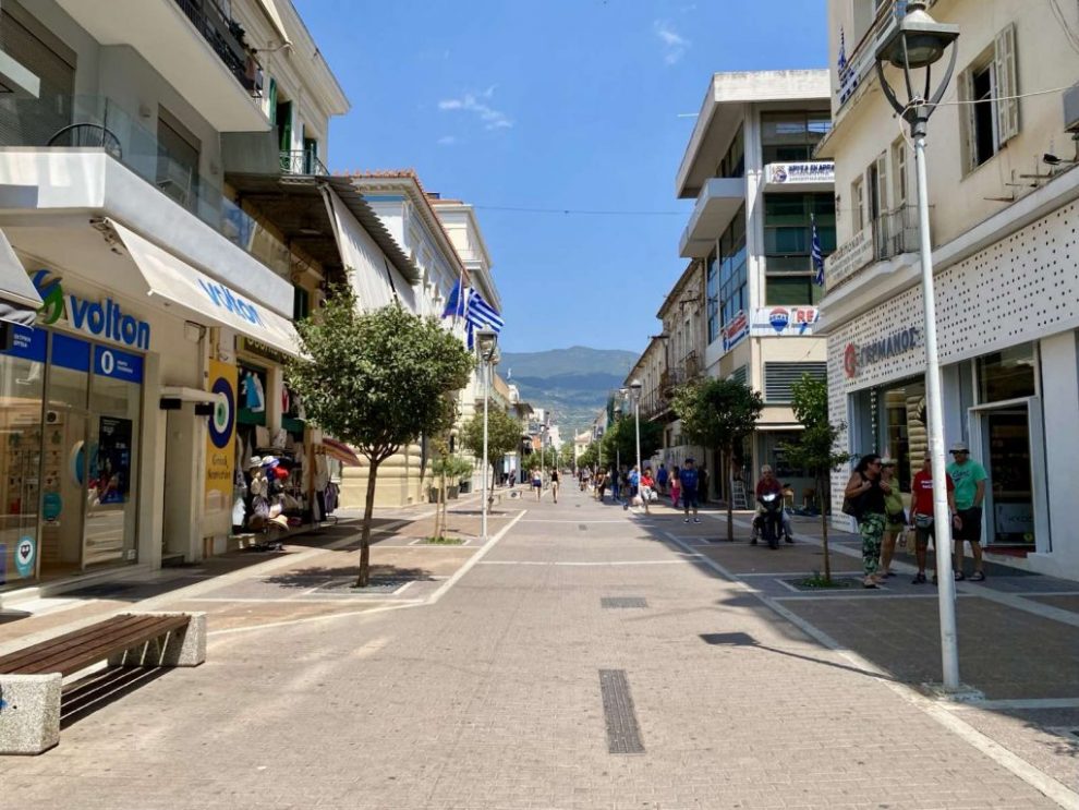 Σημάδια ανάκαμψης στην αγορά της Καλαμάτας, αλλά οι πληγές παραμένουν