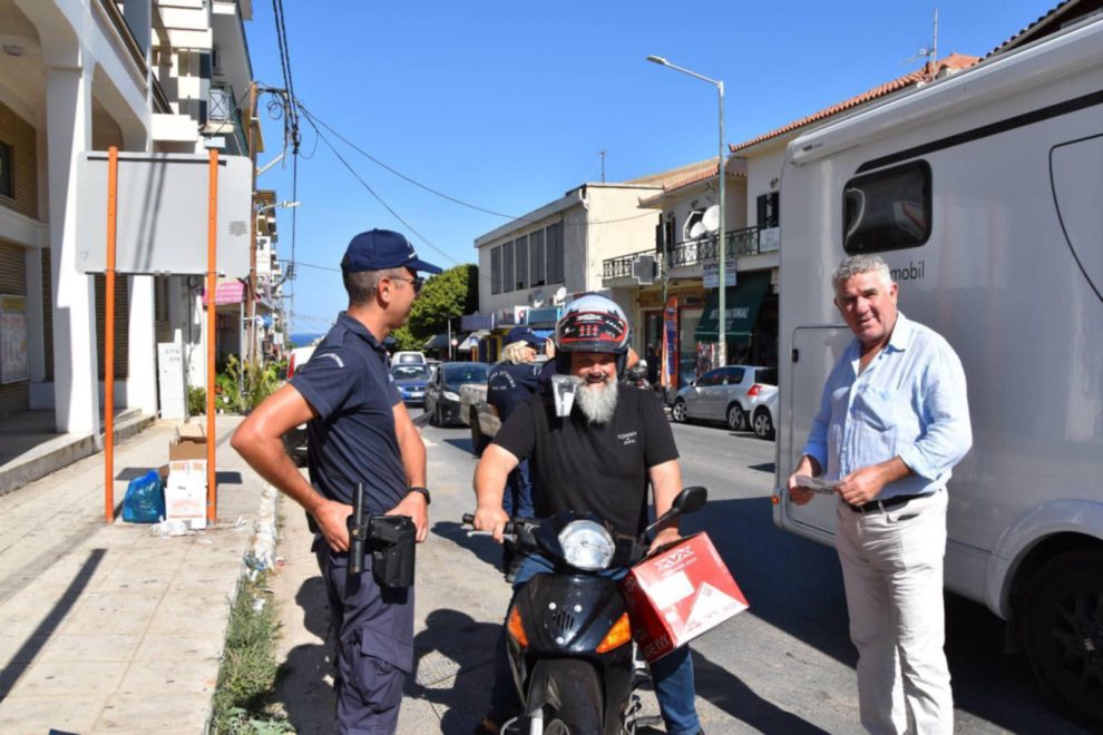 Δωρεάν κράνη από Α.Τ. Τριφυλίας και Δήμο