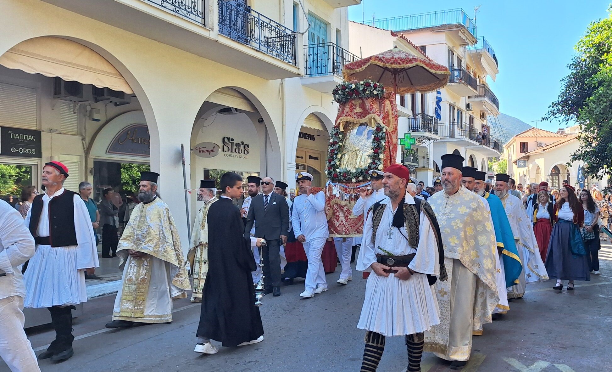 Γιορτινή ατμόσφαιρα στην Πύλο για την Παναγία Μυρτιδιώτισσα