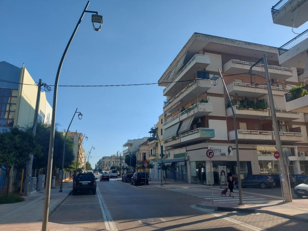 Ξεκίνησαν να βάζουν φώτα