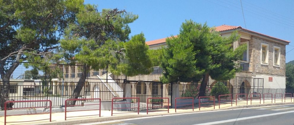 ΚΟΒ Δυτικής Μάνης ΚΚΕ: «Στο ίδιο έργο θεατές για Γυμνάσιο Καρδαμύλης και ΚΥ Αγίου  Νικολάου»