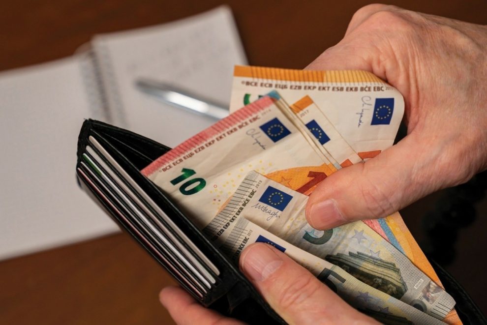 Επίδομα 250 ευρώ: Ποιοι συνταξιούχοι μένουν εκτός της ενίσχυσης