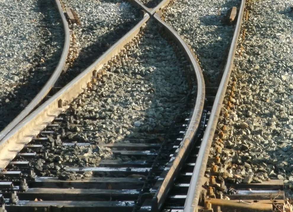 Καταστρέφουν το σιδηρόδρομο Πελοποννήσου, προκήρυξη για «ποδηλατόδρομο – μαμούθ»