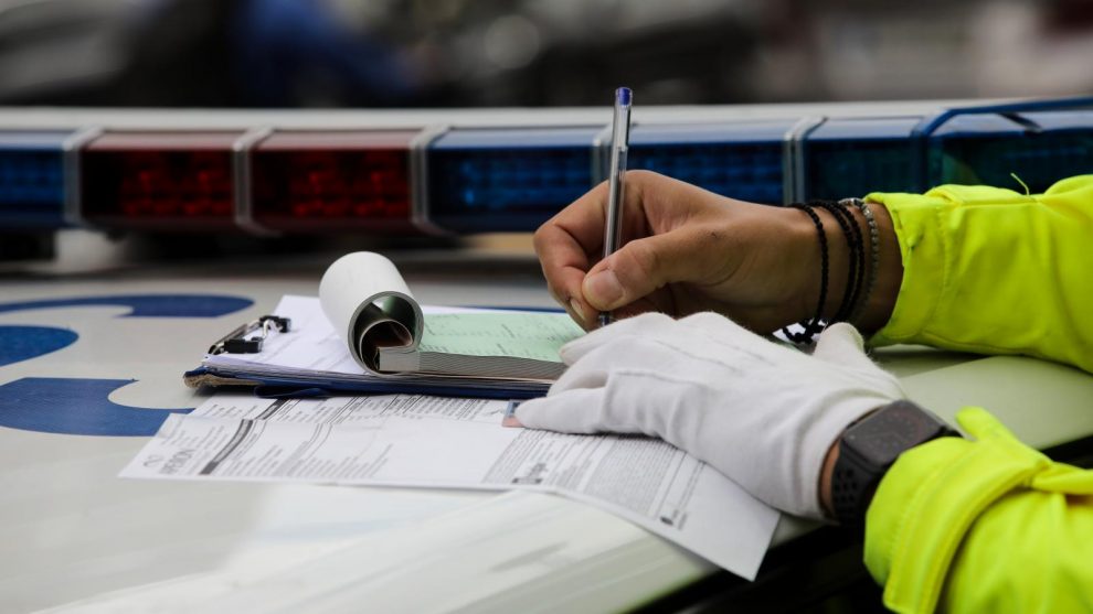 Χωρίς δίπλωμα έμειναν 20 οδηγοί  δικύκλων γιατί δε φορούσαν κράνος