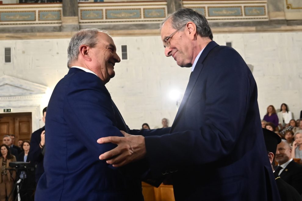 Παλιά Βουλή: «Παρών» ο Αντώνης Σαμαράς στην ομιλία του Κώστα Καραμανλή