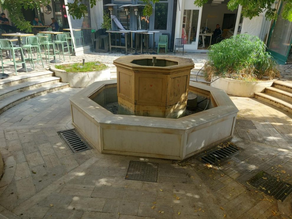 Μπίχλα που το κάνει να δείχνει αρχαίο