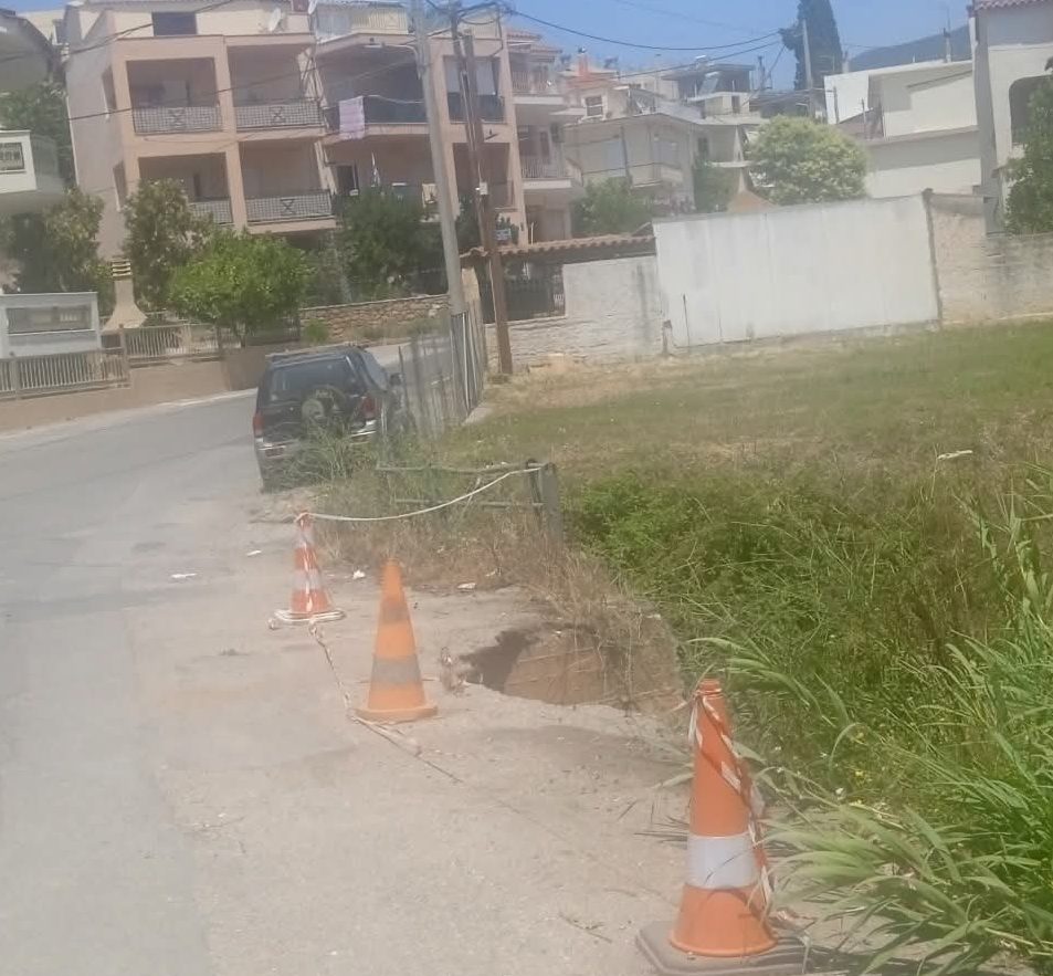 Κίνδυνος σε ενδεχόμενη δυνατή βροχή να καταρρεύσει το γεφύρι στην οδό Λεΐκων