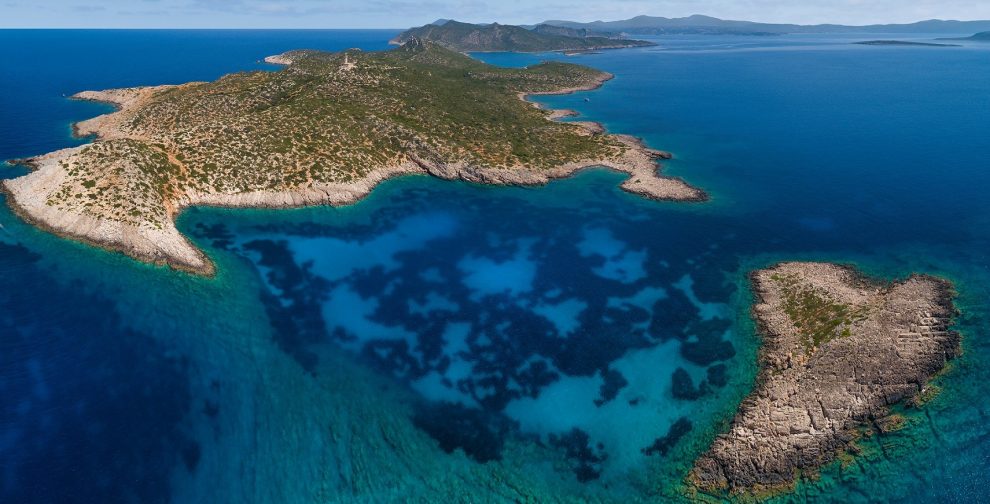 Ιχθυοτροφείο 40 τόνων ανελκύεται  από το βυθό της Σαπιέντζας