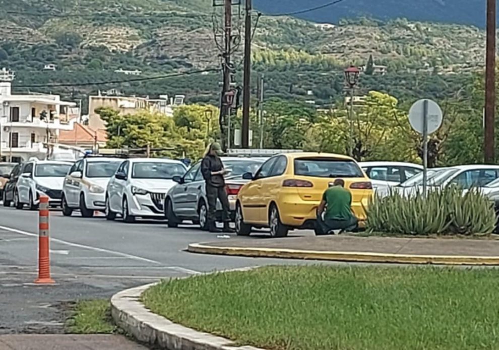 Ξηλώνουν πινακίδες