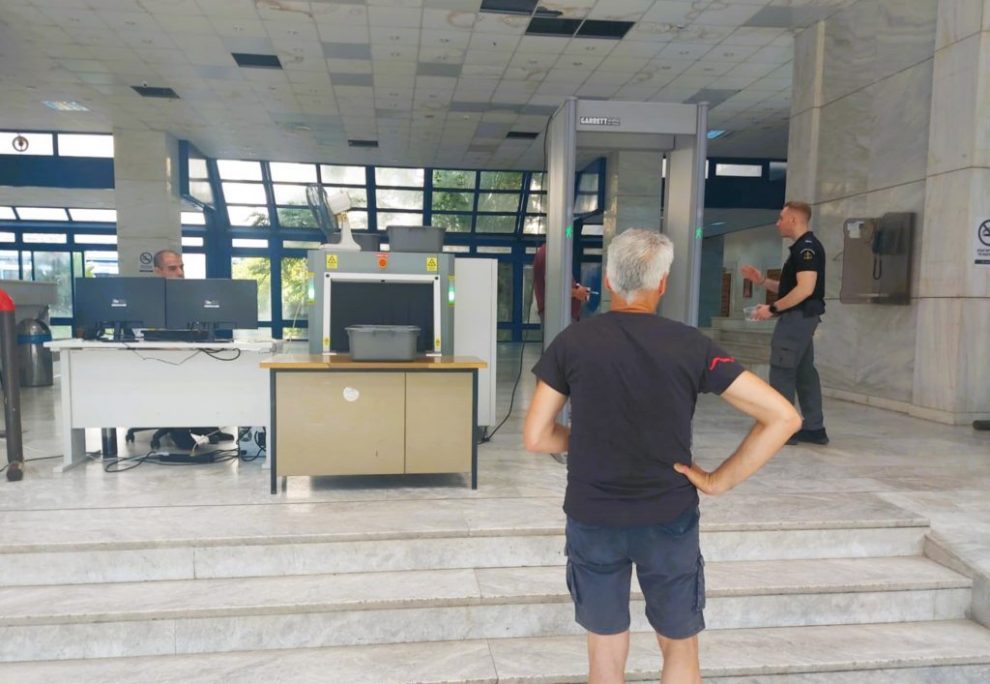 Προσπάθησε να μπει στο Δικαστικό Μέγαρο Καλαμάτας με σουγιά