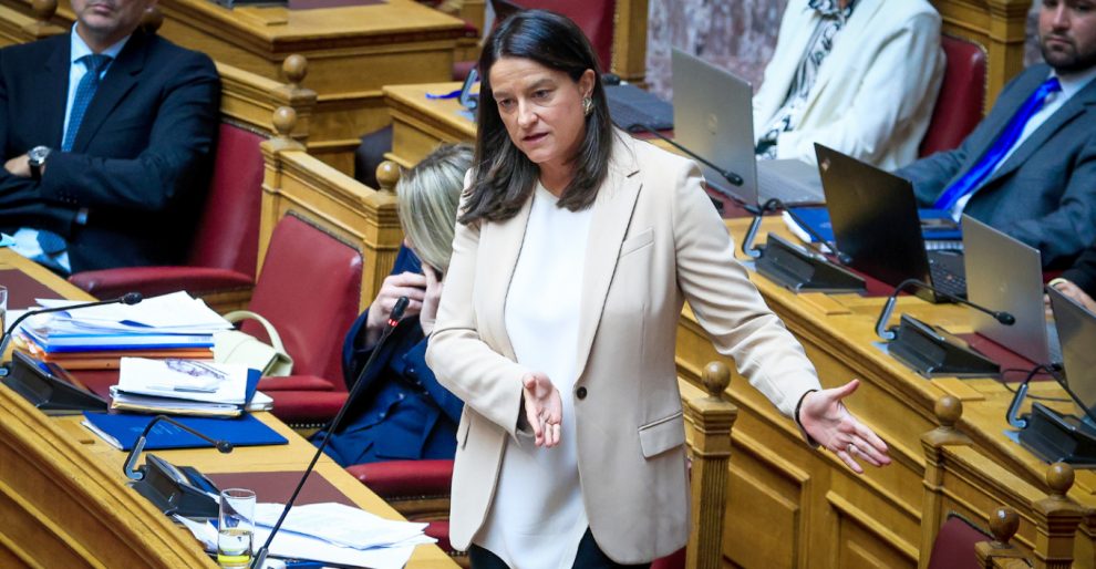 Ψηφίζεται σήμερα το νέο εργασιακό νομοσχέδιο – Το 13ωρο και όλα όσα αλλάζουν για εργαζόμενους και επιχειρήσεις