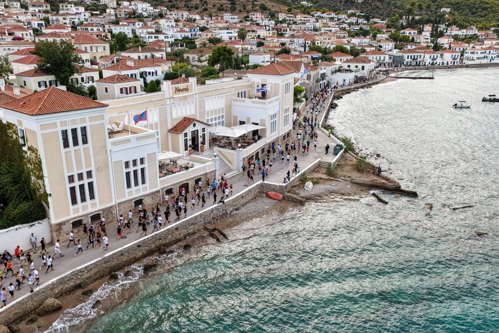 Spetses Mini Marathon 2025: Πρώτος ο Καλαματιανός Παναγιώτης Μπουρίκας