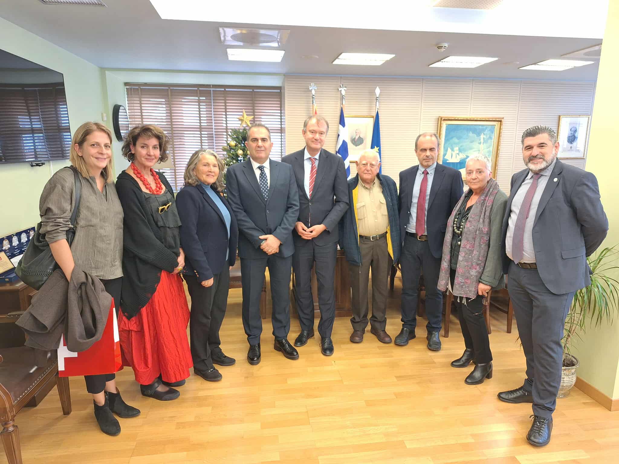 Η ελληνοελβετική πρωτοβουλία  για το σιδηρόδρομο στο Δημαρχείο