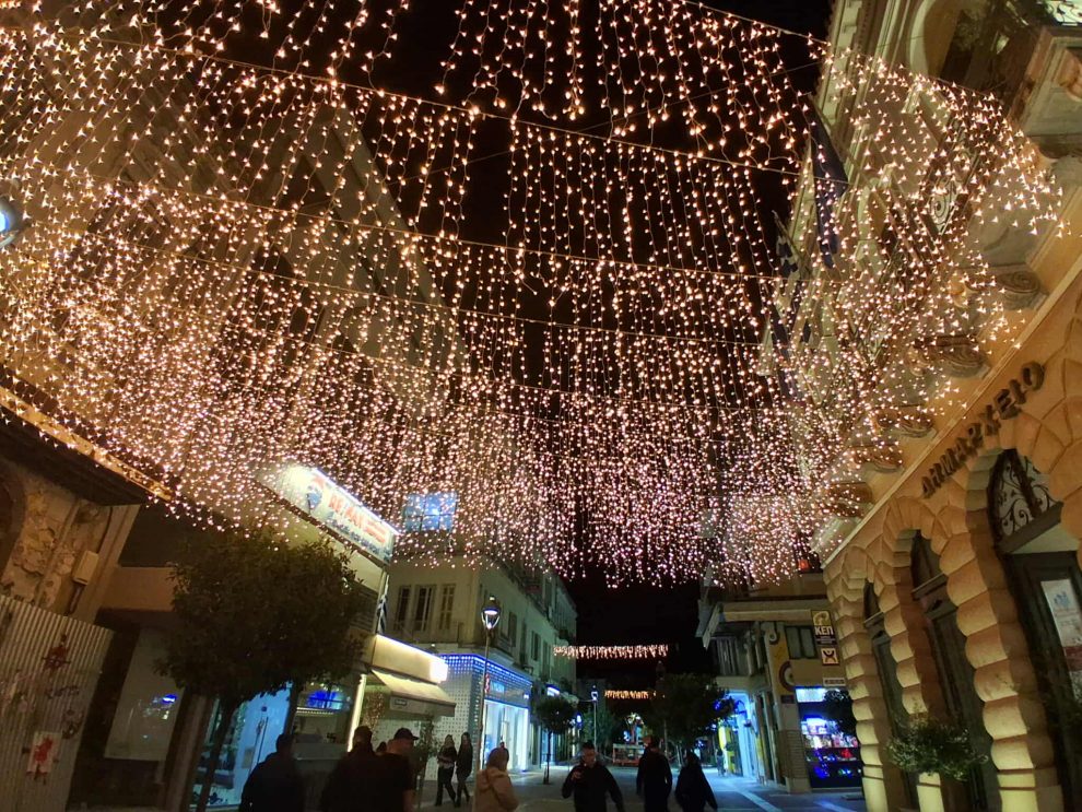 Ο Δήμος Καλαμάτας «τρολάρει» τους  περιοίκους της αναπλασμένης Ψαρών