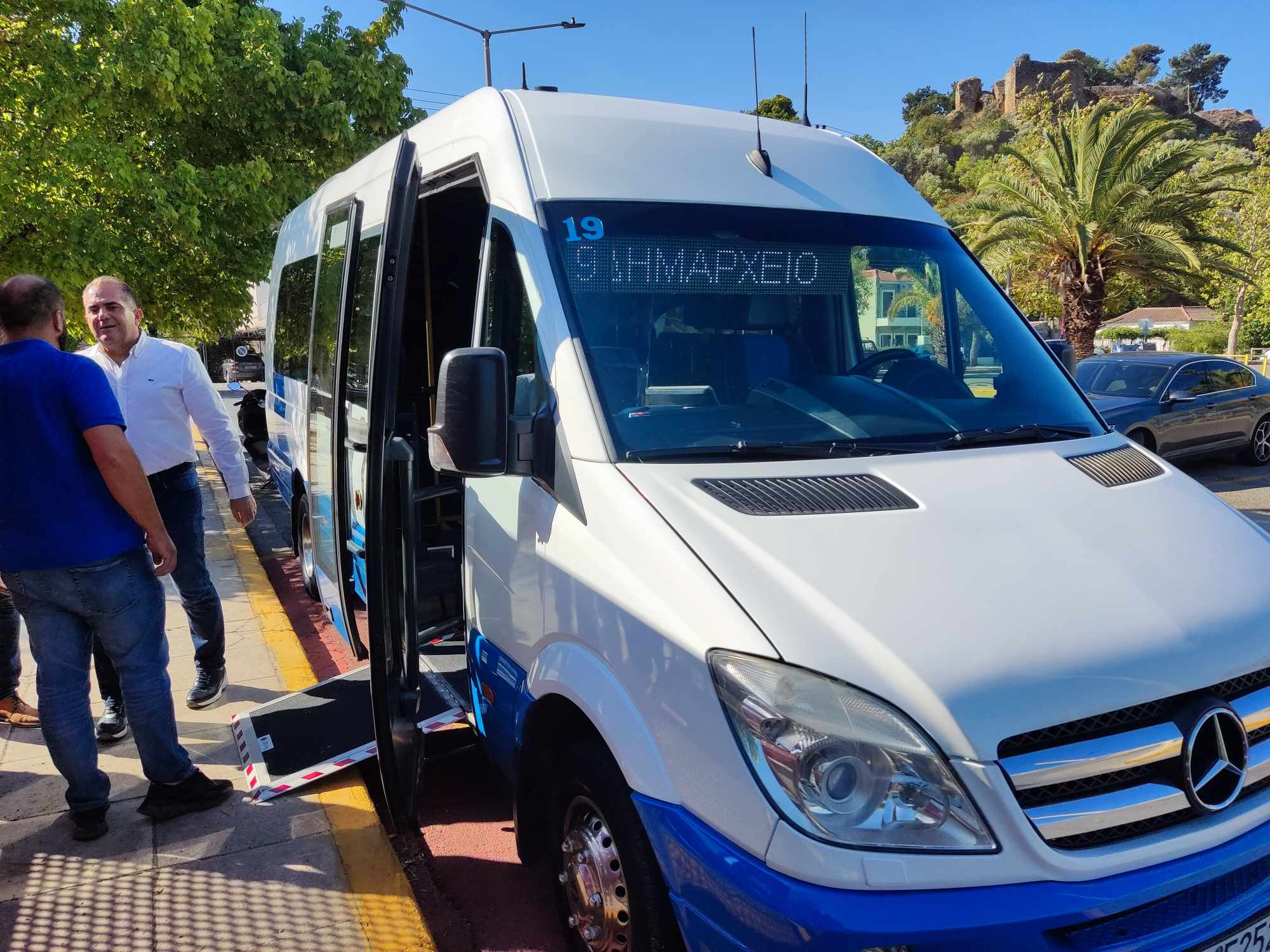 Λένε ότι ο κόσμος δεν τη  στήριξε, αυτοί όμως τι έκαναν;