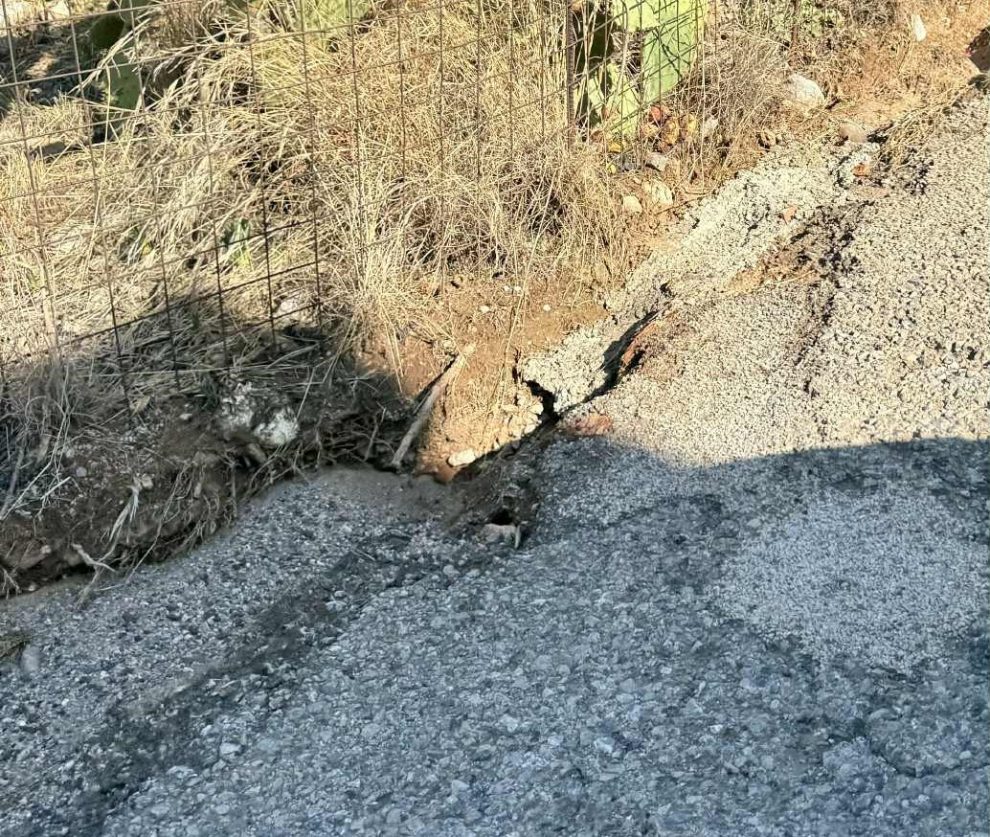 Προβλήματα  στο δρόμο προς Ελαιοχώρι