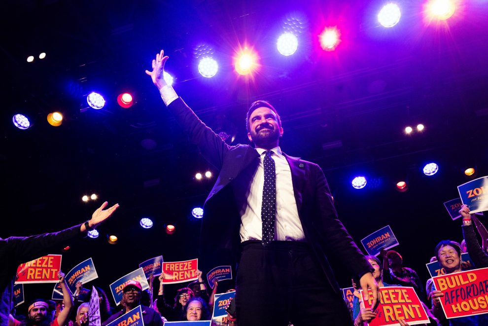 Ο Ζόχραν Μαμντάνι νέος δήμαρχος της Νέας Υόρκης – Νίκες των Δημοκρατικών στις εκλογές για κυβερνητές