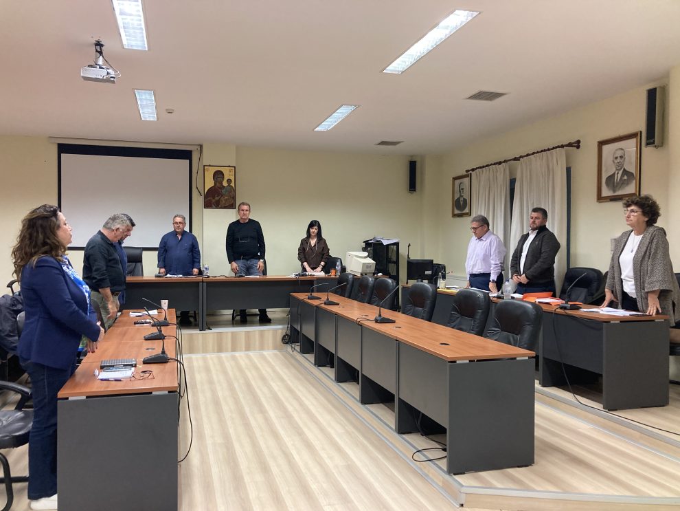 Δημοτικό Συμβούλιο Τριφυλίας: Ενός λεπτού σιγή για τον Ηλία Π. Τσίγγανο