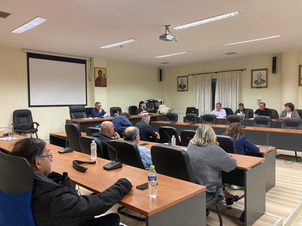 Δημοτικό Συμβούλιο Τριφυλίας: Αντιπαράθεση για τροποποίηση προϋπολογισμού-«σκούπα»