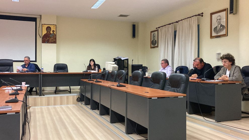 Δημοτικό Συμβούλιο Τριφυλίας: Παλινωδίες με «έκτακτη ανάγκη» και κτήριο πρώην ΕΤΕ