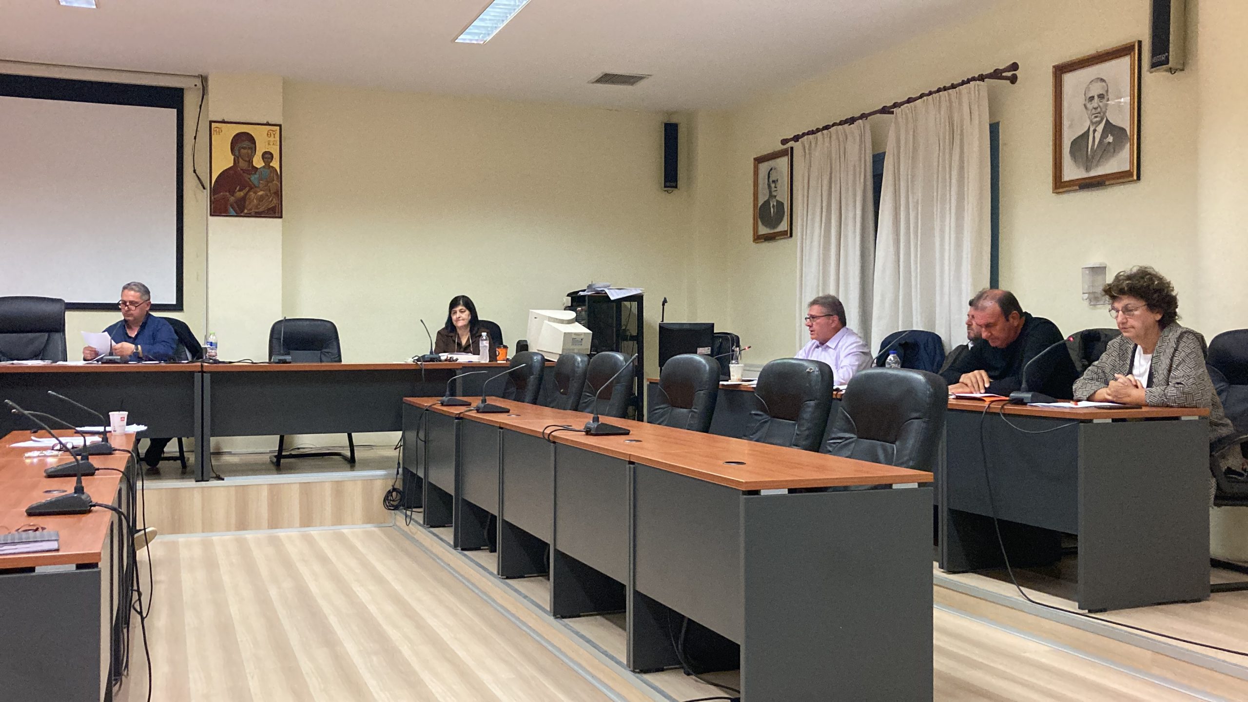 Δημοτικό Συμβούλιο Τριφυλίας: Παλινωδίες με «έκτακτη ανάγκη» και κτήριο πρώην ΕΤΕ